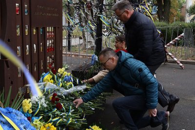 Пам’ять загиблих захисників України вшанували у Миколаєві Пам’ять загиблих захисників України вшанували у Миколаєві