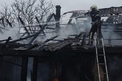 Загинули на пожежі: у селі на Житомирщині в будинку виявили тіла двох чоловіків Загинули на пожежі: у селі на Житомирщині в будинку виявили тіла двох чоловіків