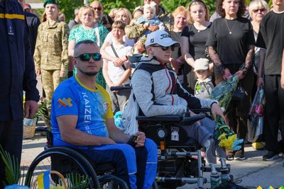 У День Героїв у Житомирі освятили 15 стенд із 60 портретами загиблих за Україну воїнів У День Героїв у Житомирі освятили 15 стенд із 60 портретами загиблих за Україну воїнів