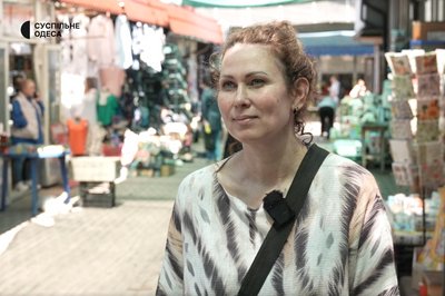 “П’є каву разом з відвідувачами”: історії котиків, які живуть на Новому ринку “П’є каву разом з відвідувачами”: історії котиків, які живуть на Новому ринку