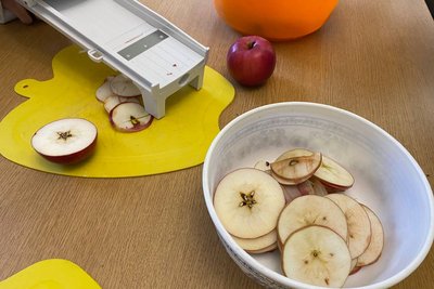 "У наш продукт вкладаємо любов": як у Вінниці молодь з інвалідністю навчають соціальному підприємництву "У наш продукт вкладаємо любов": як у Вінниці молодь з інвалідністю навчають соціальному підприємництву