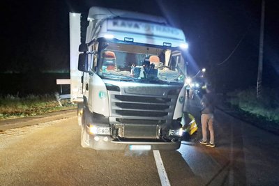 На Житомирщині внаслідок зіткнення фури та мотоцикла постраждав один із водіїв На Житомирщині внаслідок зіткнення фури та мотоцикла постраждав один із водіїв