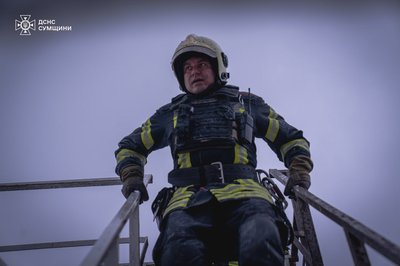 Армія РФ ударила по промисловому підприємству в Сумах Армія РФ ударила по промисловому підприємству в Сумах