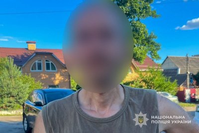 У Сумах пошкодили могили на Алеї Слави та фасад храму У Сумах пошкодили могили на Алеї Слави та фасад храму