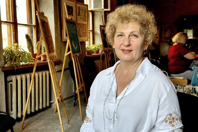 "Я залишила вдома те, що неможливо відновити". Бахмутянка започаткувала мистецький проєкт у Дніпрі "Я залишила вдома те, що неможливо відновити". Бахмутянка започаткувала мистецький проєкт у Дніпрі