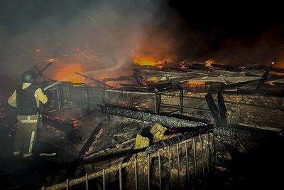 Нічна атака на Одещину: згорів склад фермерського господарства Нічна атака на Одещину: згорів склад фермерського господарства