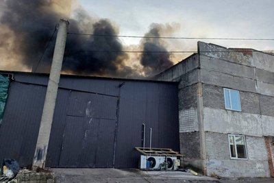 На підприємстві з переробки жиру в Малині понад дві години гасили пожежу — що відомо