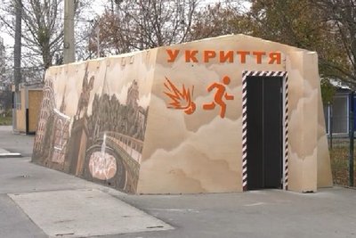 Мер Харкова показав, як виглядатимуть пункти обігріву на зупинках, що працюють як укриття Мер Харкова показав, як виглядатимуть пункти обігріву на зупинках, що працюють як укриття