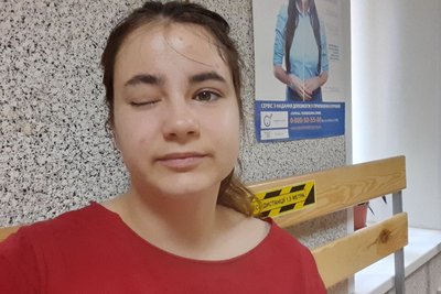 На Одещині переселенка з Мелітополя взяла під опіку підлітка з інвалідністю На Одещині переселенка з Мелітополя взяла під опіку підлітка з інвалідністю