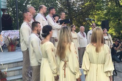 "Спогад наче дотик серця" — у Житомирі вшанували пам'ять письменника, композитора, барда Володимира Шинкарука "Спогад наче дотик серця" — у Житомирі вшанували пам'ять письменника, композитора, барда Володимира Шинкарука