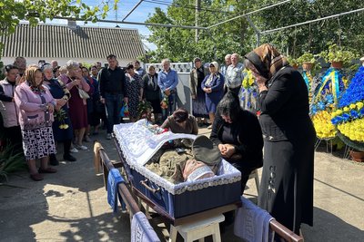На Одещині провели в останню путь загиблого на війні військового Анатолія Скибу На Одещині провели в останню путь загиблого на війні військового Анатолія Скибу