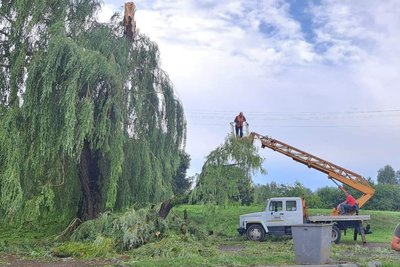 У місті на Волині ліквідовують наслідки негоди. Що відомо У місті на Волині ліквідовують наслідки негоди. Що відомо