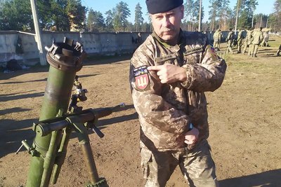 "Програвши мовний фронт, ми програємо Україну" — професор з Житомира, який служить в ЗСУ