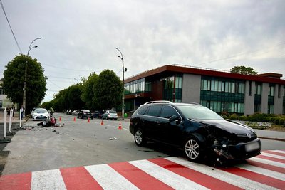 Поліція Житомирщини встановлює обставини ДТП з травмуванням 20-річного мотоцикліста