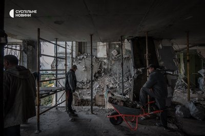 Житло припинило своє існування. Як відбудовують знищені російськими обстрілами будинки