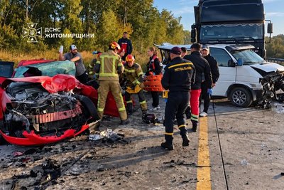 Дві автотрощі за добу у громаді на Житомирщині: один підліток загинув, ще один — в лікарні Дві автотрощі за добу у громаді на Житомирщині: один підліток загинув, ще один — в лікарні