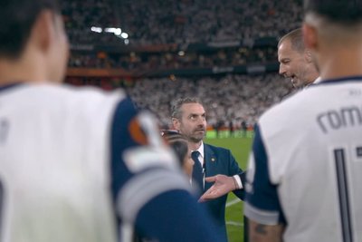 Капітан "Тоттенгема" не отримав медаль на церемонії нагородження Ліги Європи: яка причина Капітан "Тоттенгема" не отримав медаль на церемонії нагородження Ліги Європи: яка причина
