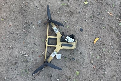 Уламки російського FPV-дрона на оптоволокні Уламки російського FPV-дрона на оптоволокні