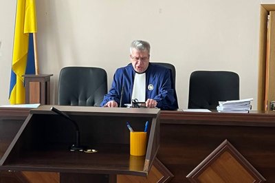 Мали винести вирок: в Житомирі суд у справі обвинуваченої у виправдовуванні дій РФ вчительки оголосив перерву Мали винести вирок: в Житомирі суд у справі обвинуваченої у виправдовуванні дій РФ вчительки оголосив перерву