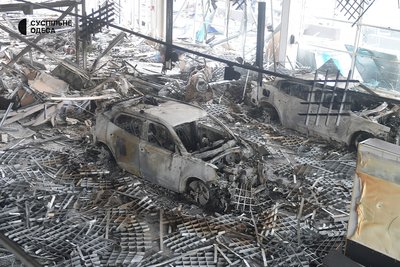 "Підприємство повністю знищене": наслідки атаки РФ на автосалон в Одесі