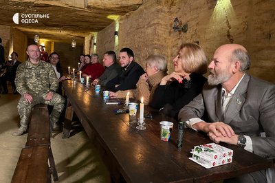 В Одесі провели Всеукраїнський радіодиктант в катакомбах В Одесі провели Всеукраїнський радіодиктант в катакомбах