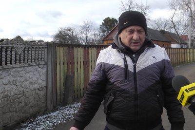 Вибиті вікна, двері, пошкоджені стіни: в одній із громад Житомирщині усувають наслідки атаки армії РФ Вибиті вікна, двері, пошкоджені стіни: в одній із громад Житомирщині усувають наслідки атаки армії РФ