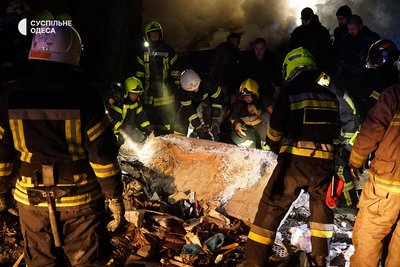 Пошкоджена багатоповерхівка Пошкоджена багатоповерхівка