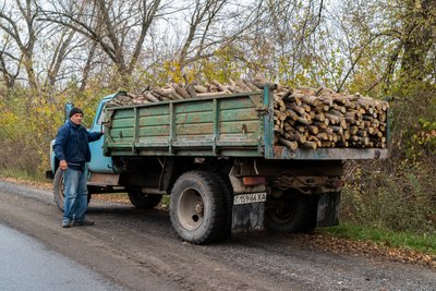 Дрова у Дергачах, жовтень 2022 року Дрова у Дергачах, жовтень 2022 року