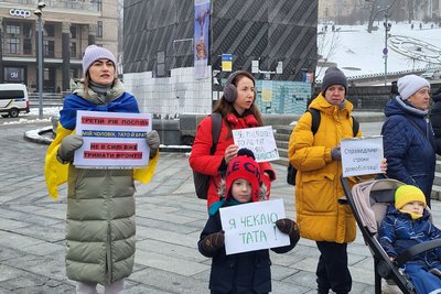 У Києві рідні військових вимагали встановити чіткі терміни служби У Києві рідні військових вимагали встановити чіткі терміни служби