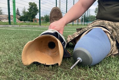 Втратив ногу та повернувся на фронт: як боєць з Ізюма готується до "Ігор нескорених" Втратив ногу та повернувся на фронт: як боєць з Ізюма готується до "Ігор нескорених"