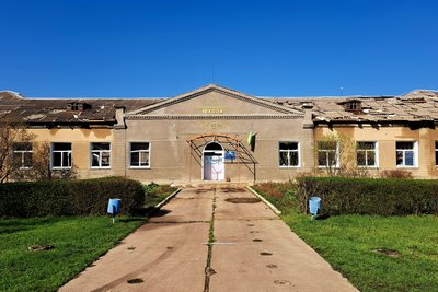 У них не лунає останній дзвоник. Школи Донеччини після обстрілів РФ: фотодобірка У них не лунає останній дзвоник. Школи Донеччини після обстрілів РФ: фотодобірка
