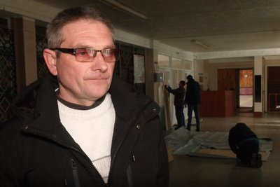 Волонтери "Армії відновлення" закрили вікна у 50 школах Харкова Волонтери "Армії відновлення" закрили вікна у 50 школах Харкова