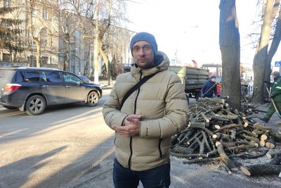 Розчищення від омели та старих і аварійних гілок — у Житомирі триває зимове кронування дерев та кущів Розчищення від омели та старих і аварійних гілок — у Житомирі триває зимове кронування дерев та кущів