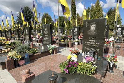 У Луцьку на сектор військових поховань у Гаразджі витратили майже 25 мільйонів гривень У Луцьку на сектор військових поховань у Гаразджі витратили майже 25 мільйонів гривень