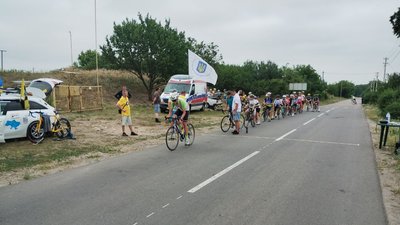 Благодійна велогонка "Тур де Франс". На Кіровоградщині збирали гроші для переселенців з Херсонщини Благодійна велогонка "Тур де Франс". На Кіровоградщині збирали гроші для переселенців з Херсонщини
