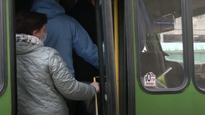 Транспорт у "червоній" зоні Харкова: у міськраді розповіли, про що домовились з перевізниками