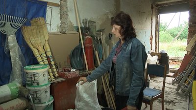 У Тахтауловому забирають сміття раз на тиждень, тому жителі зберігають його у мішках
