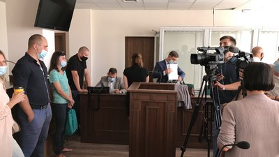 Розстріли на Інститутській: засідання перенесли через хворобу суддів Розстріли на Інститутській: засідання перенесли через хворобу суддів