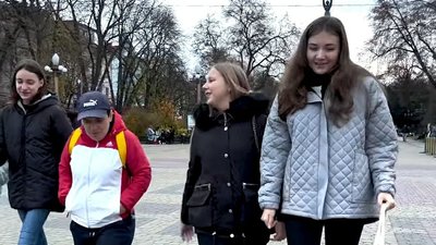 Діти з Тернополя передали військовим малюнки, листи та браслети