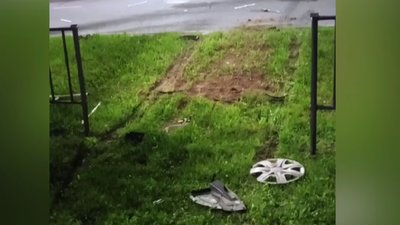 У Львові нетверезий водій в'їхав у металеву огорожу
