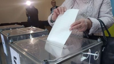 Призначені старости, політична залежність і гендерна квота. Кілька фактів про найближчі вибори