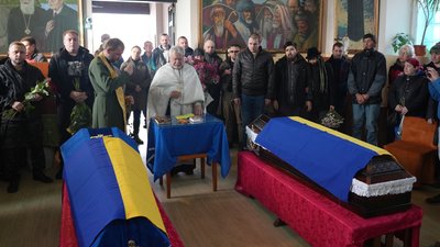 Херсон, прощання з військовими Дмитром Медвідем та Олександром Уланським Херсон, прощання з військовими Дмитром Медвідем та Олександром Уланським