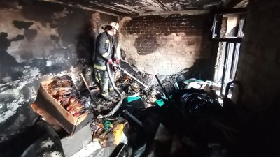 Евакуювали 12 людей: наслідки пожежі у багатоповерхівці у Харкові