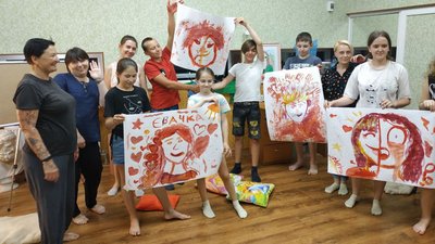 Хроніки воєнного дитинства. На Миколаївщині діти з родин переселенців отримали сеанси арттерапії