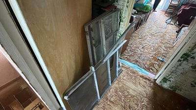 У Миколаєві замінили пошкоджені в будинку вікна та балкони У Миколаєві замінили пошкоджені в будинку вікна та балкони