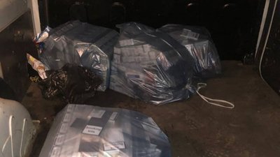 Намагався втекти від патрульних та перевозив контрабанду: в Одесі зупинили водія напідпитку Намагався втекти від патрульних та перевозив контрабанду: в Одесі зупинили водія напідпитку