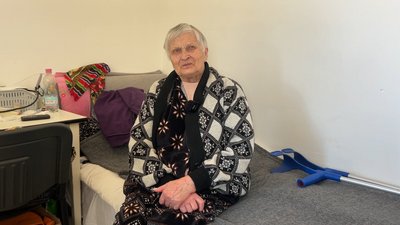 "Не встигнеш сказати — вона вже зробила": як у шелтері на Рівненщині допомагають переселенкам із Донеччини
