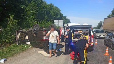 ДТП сталося поблизу с. Голосків Хмельницького району. Фото: патрульна поліція. ДТП сталося поблизу с. Голосків Хмельницького району. Фото: патрульна поліція.