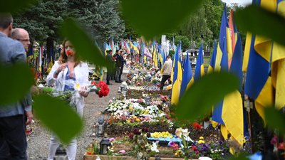 В Ужгороді вшанували пам'ять загиблих у Другій світовій війні В Ужгороді вшанували пам'ять загиблих у Другій світовій війні