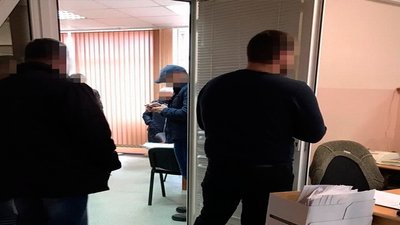 СБУ викрила чиновників Южноукраїнської міськради на привласненні грошей